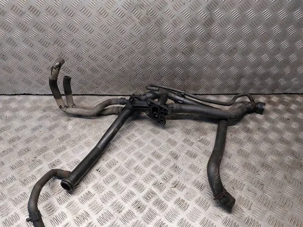 Carcasa de termostato tubería de agua VW Golf V 1.4 FSI image 2