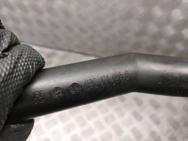 Carcasa de termostato tubería de agua VW Golf V 1.4 FSI image 4