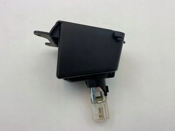 Porsche Macan 12V achterstopcontact OEM 95B864132 image 4