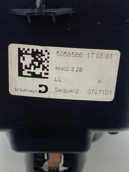 Porsche Macan 12V achterstopcontact OEM 95B864132 image 6