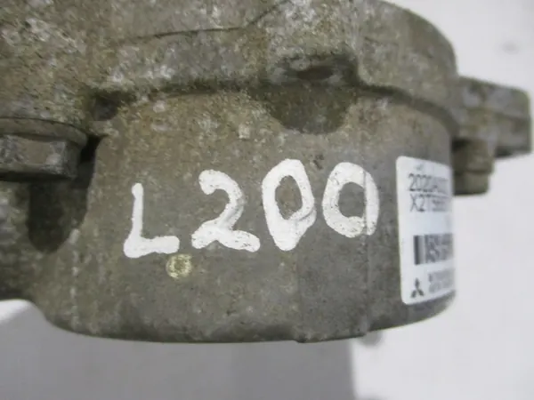 Vacuum Pump Mitsubishi Pajero L200 2.5 DID A6422300065 image 5