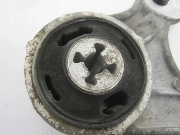 Citroen OE Ophangingsarmbevestiging 9673932280 image 4