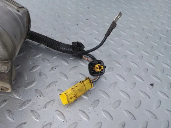 Motor dirección asistida usado OEM SU001B4486 image 6