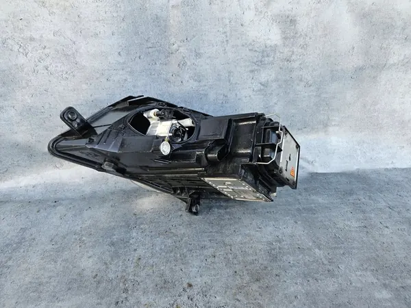 Oikea Etuvalaisin VW Passat B6 Xenon image 3