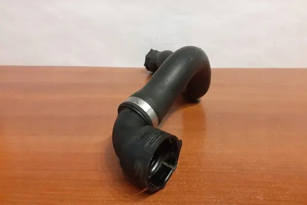 Jäähdytysputki MERCEDES-BENZ C (W205) 2.0L bensiini image 5