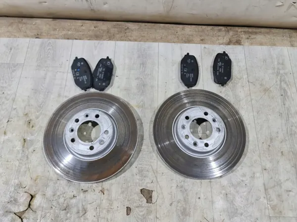 Discos OEM 0552GT+70560 & Pastilhas Dianteiras 304mm image 2