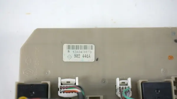Caja de fusibles OEM 902446A para Renault Clio 3 image 4