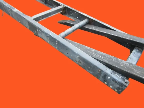 IVECO DAILY VI 2019 PIÈCE ARRIÈRE CADRE 70C image 4