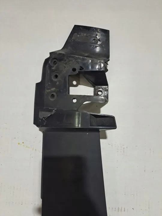 Renfort phare angle droit OEM 82884084 Volvo FH4 image 3