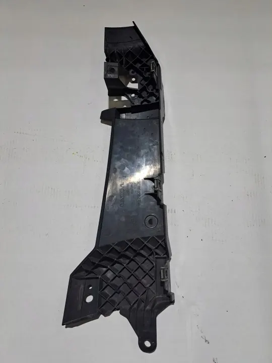 Renfort phare angle droit OEM 82884084 Volvo FH4 image 4
