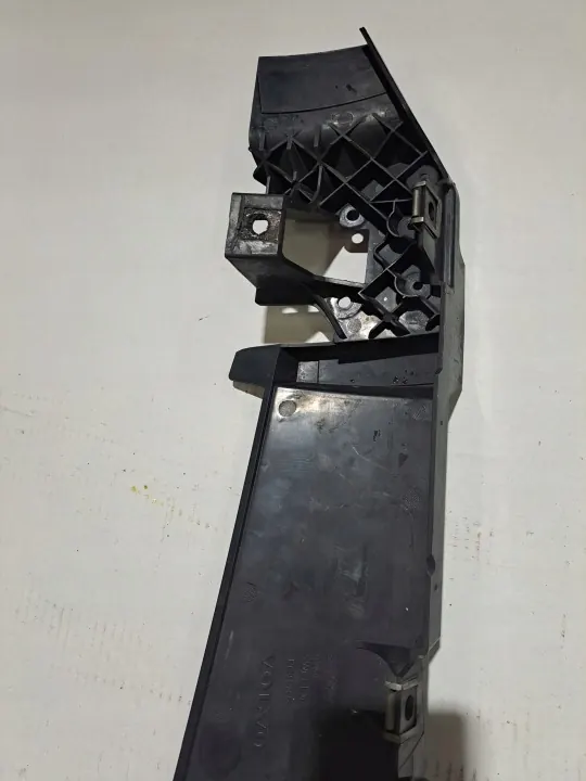 Renfort phare angle droit OEM 82884084 Volvo FH4 image 6