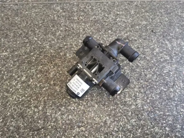 Fiat 500 vesipumpun moottori OEM 52014555AB 1.4L image 2