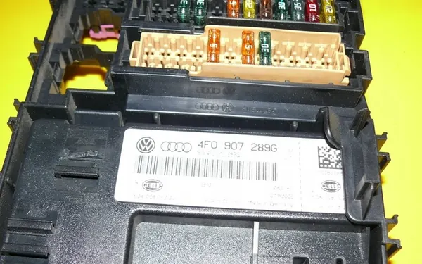 Computador Imobilizador Audi A6 C6 3.0 TDI 04-08 image 7