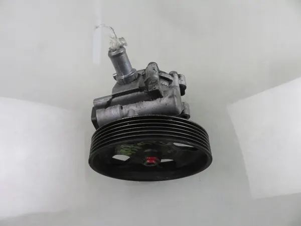 Servostyrningspump Peugeot Partner image 3