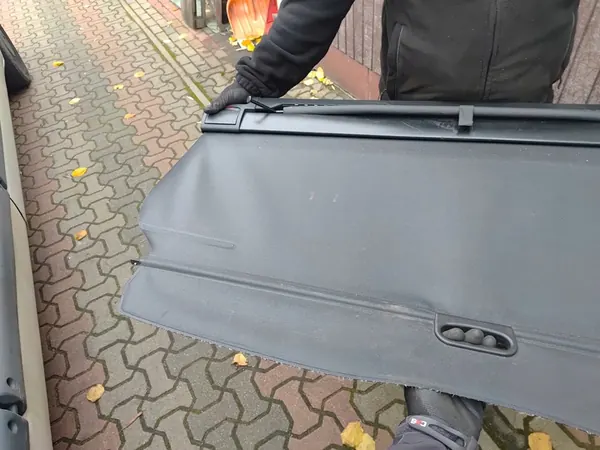 BMW E91 LIFT TRUNK ROLLER 7261926 image 3