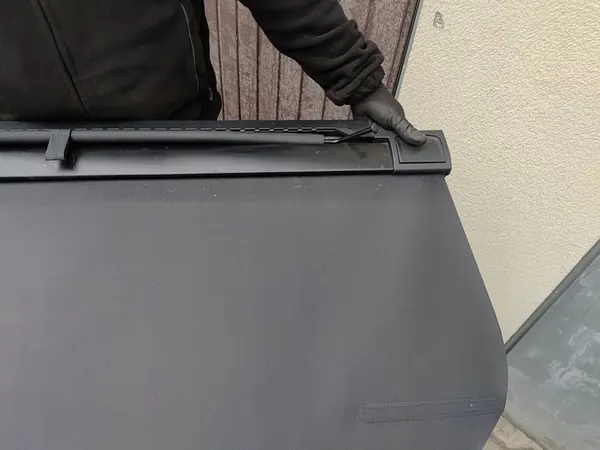 BMW E91 LIFT TRUNK ROLLER 7261926 image 4