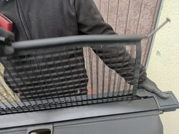 BMW E91 LIFT TRUNK ROLLER 7261926 image 9