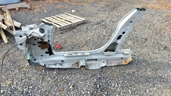 BMW G26 GC Kwartpaneel Pijler A B Rechts OEM 01 ZAWIASY image 4
