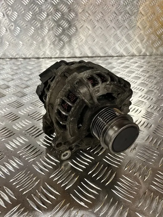 Vaihtovirtageneraattori Skoda Fabia III 1.4 TDI OE 04B903023D image 3