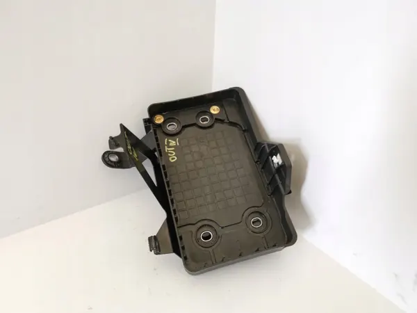 Mitsubishi OE akun pohjakehys OEM Outlander IV image 2