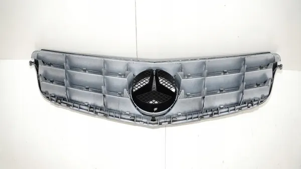 Mercedes W204 bumperrooster OEM 375484896 (2007-2011) image 6