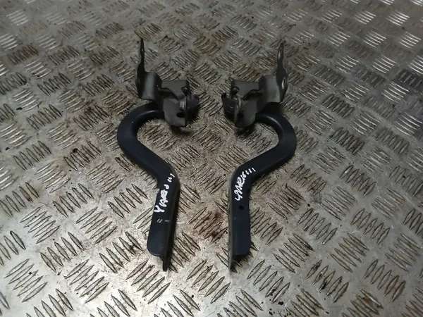 Toyota Yaris III Motorhuveskarnor OEM YARISIIIZAWIASY image 2