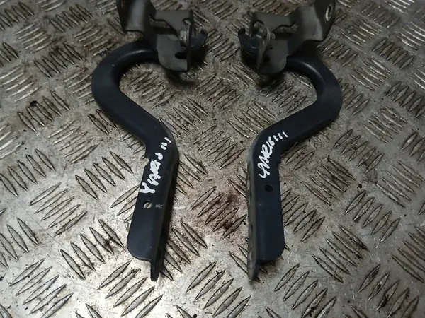 Toyota Yaris III Motorhuveskarnor OEM YARISIIIZAWIASY image 3