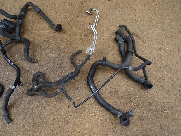 A3 8V GOLF VII 1.4 TFSI Vesijohdot Setti 5Q0122109H image 3