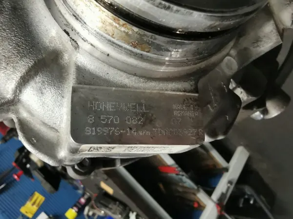 BMW Turbo Actuator OEM 8570082 voor B47 Motor image 3