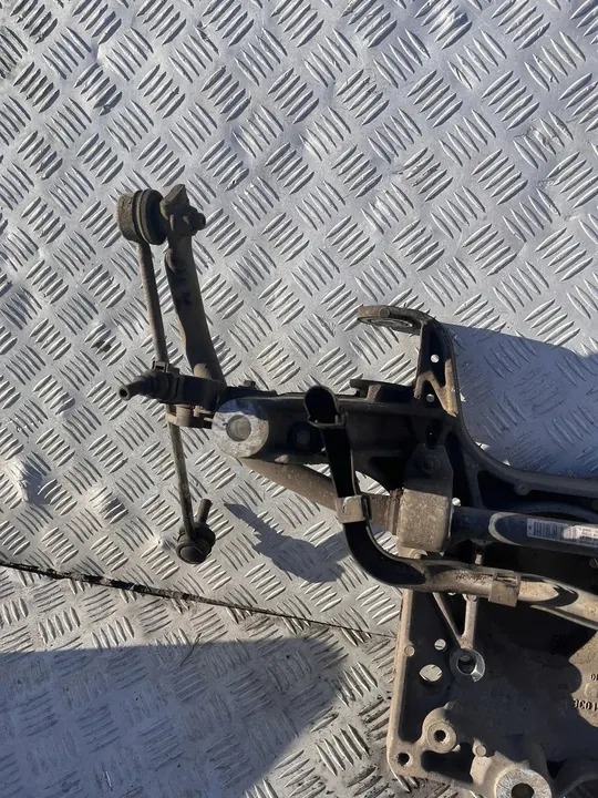 Audi TT 8J Framsubframe 3Q0199369F image 2