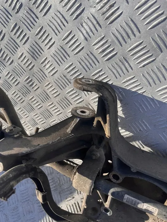 Audi TT 8J Framsubframe 3Q0199369F image 3