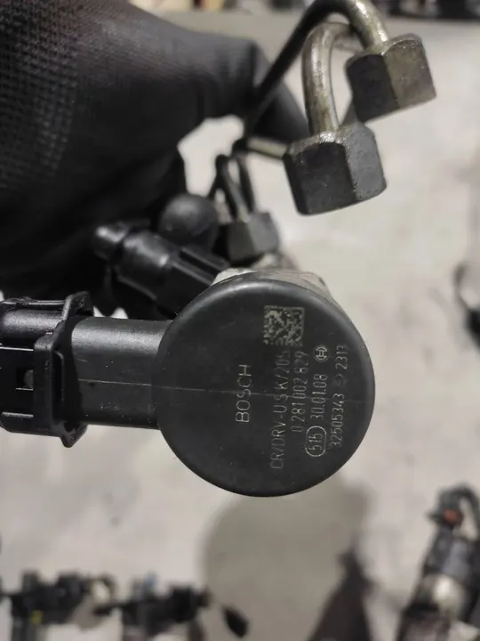 Conjunto de injeção de combustível Chrysler Grand Voyager V 35022104H image 10