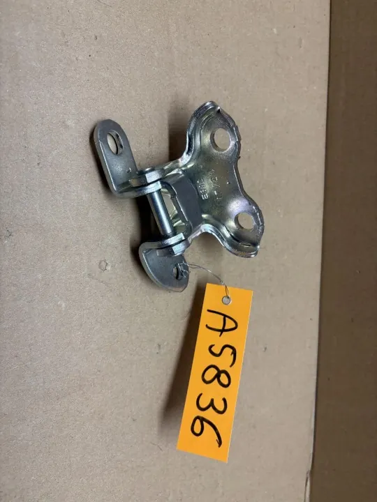 Bisagra Puerta Trasera Izquierda OEM 68760-0H010 Toyota image 2