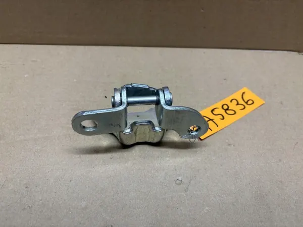 Bisagra Puerta Trasera Izquierda OEM 68760-0H010 Toyota image 3