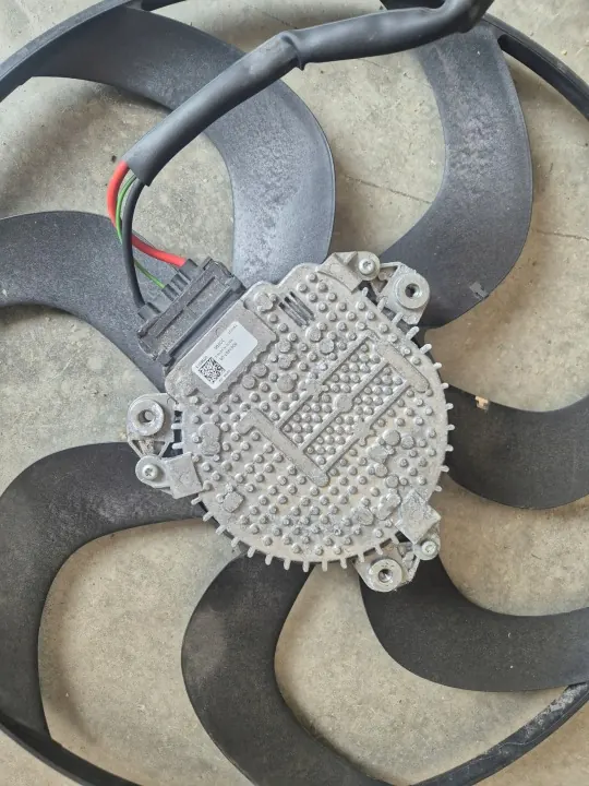 Ventilateur Volvo XC40 OEM 5001407-06 - État Utilisé image 3