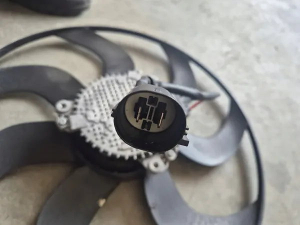 Ventilateur Volvo XC40 OEM 5001407-06 - État Utilisé image 4