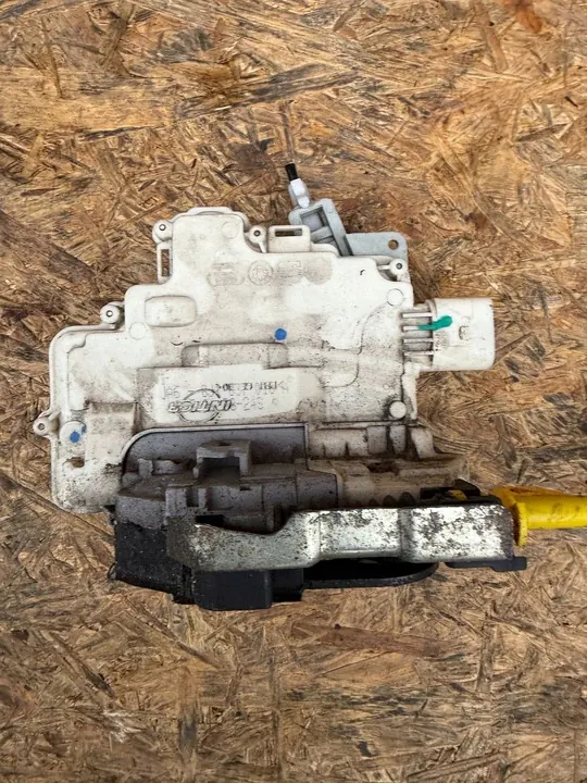 AUDI A4 B8 1.8 TFSI Främre Höger Dörrlås 8J1837016A image 2