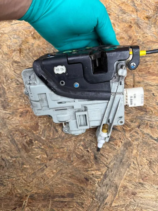 AUDI A4 B8 1.8 TFSI Främre Höger Dörrlås 8J1837016A image 5