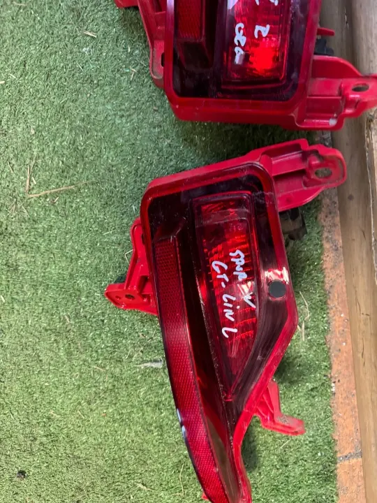Kia Sportage V 21 Luz Trasera Derecha Antiniebla OEM 255121 image 2