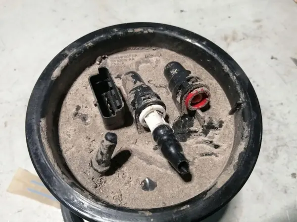 Bränslepump OEM 30742682 för Volvo S80 II 2.5L image 5
