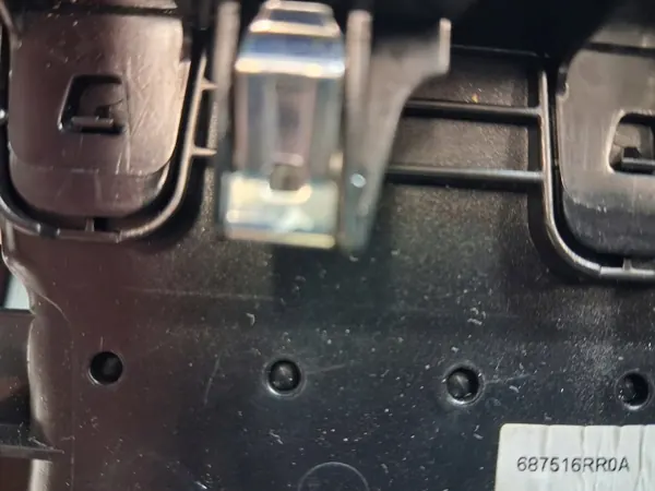 Grille de ventilation console OEM 687516RR0A Nissan Qashqai image 8