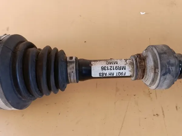 Mitsubishi Carisma 1.9 D Right Drive Shaft MR912136 image 4