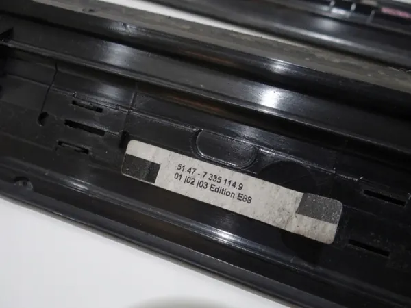 BMW E88 tröskelskydd OEM 7335113 7335114 image 7