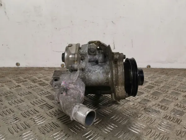 Lexus NX Wasserpumpe OEM 3601 - Gebrauchter Zustand image 4