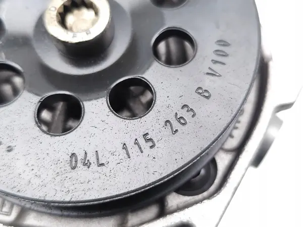 Audi Q5 Olja Pump 2.0 TDI Diesel 04L145208J image 6