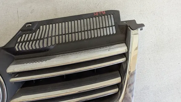 VOLKSWAGEN JETTA GOLF V FRONT GRILLE CHROME image 2