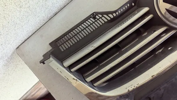 VOLKSWAGEN JETTA GOLF V FRONT GRILLE CHROME image 5