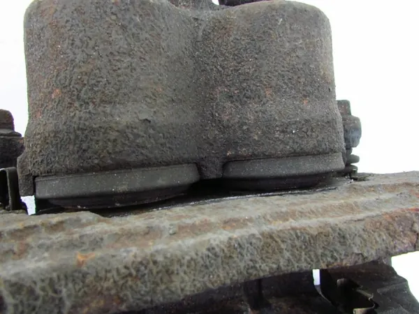 Mazda CX7 2.3T Oikea etujarrusatula OEM CER2012 image 6