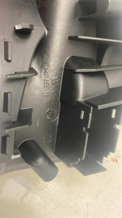 VW Jetta linke hintere Türgriffschalter OEM 1K0868187H image 7