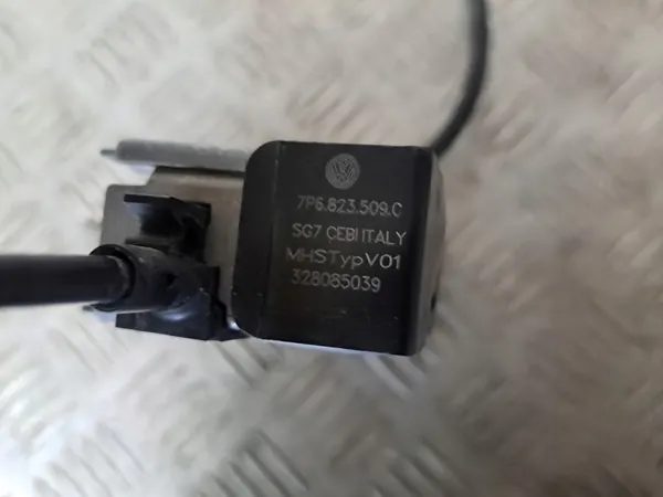 VW Touareg Huvarm 7P6823509C image 3